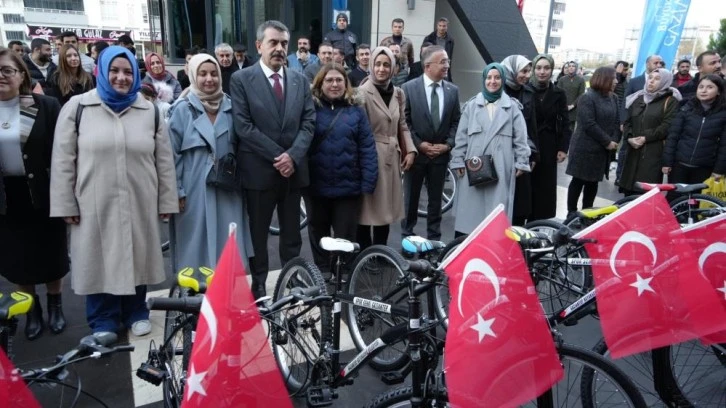 Bakan Tekin: &quot;MEB 56 bin kurumu olan bir bakanlık&quot;