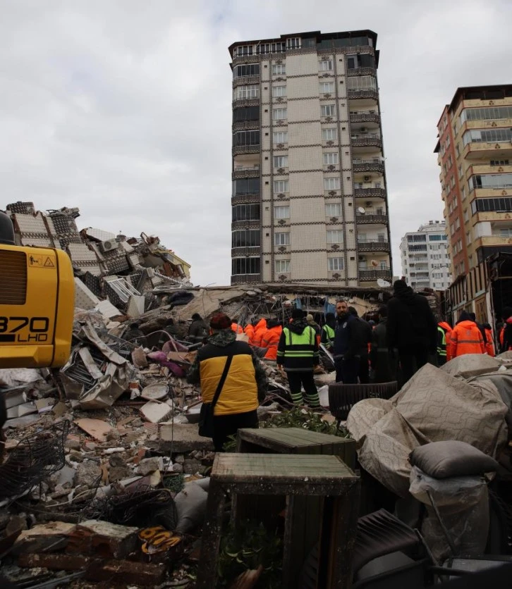 Depremde 49 kişinin öldüğü Emre Apartmanı'yla ilgili soruşturma tamamlandı