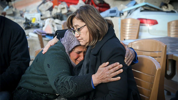 GAZİANTEP BÜYÜKŞEHİR, AFET YÖNETİMİNDE ÖRNEK BELEDİYECİLİK SERGİLEDİ!