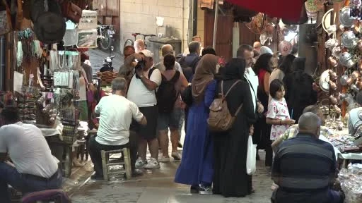 Gaziantep'e gelen gurbetçiler esnafın yüzünü güldürdü