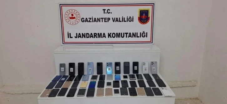 Gaziantep'te 2,5 milyon TL değerinde kaçak telefon ele geçirildi