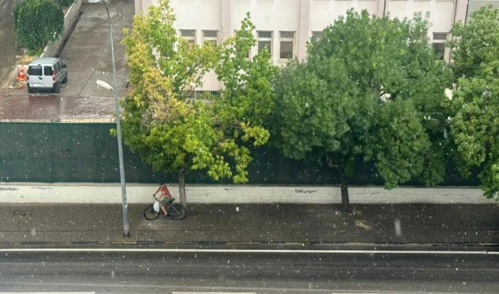 Gaziantep'te haziran ortasında yağmur şoku