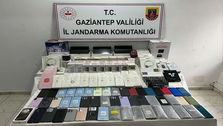 3 MİLYONLUK GÜMRÜK KAÇAĞI MALZEMEYE JANDARMA ENGELİ