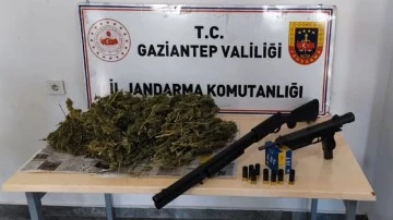 4 kilo esrar ile uzun namlulu otomatik silah ele geçirildi