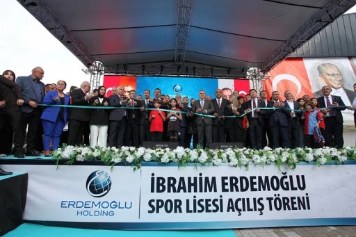 İBRAHİM ERDEMOĞLU SPOR LİSESİ VE SPOR KOMPLEKSİ GÖRKEMLİ BİR TÖREN İLE AÇILDI.