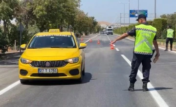 Jandarmadan ticari taksilerde emniyet kemeri denetimi